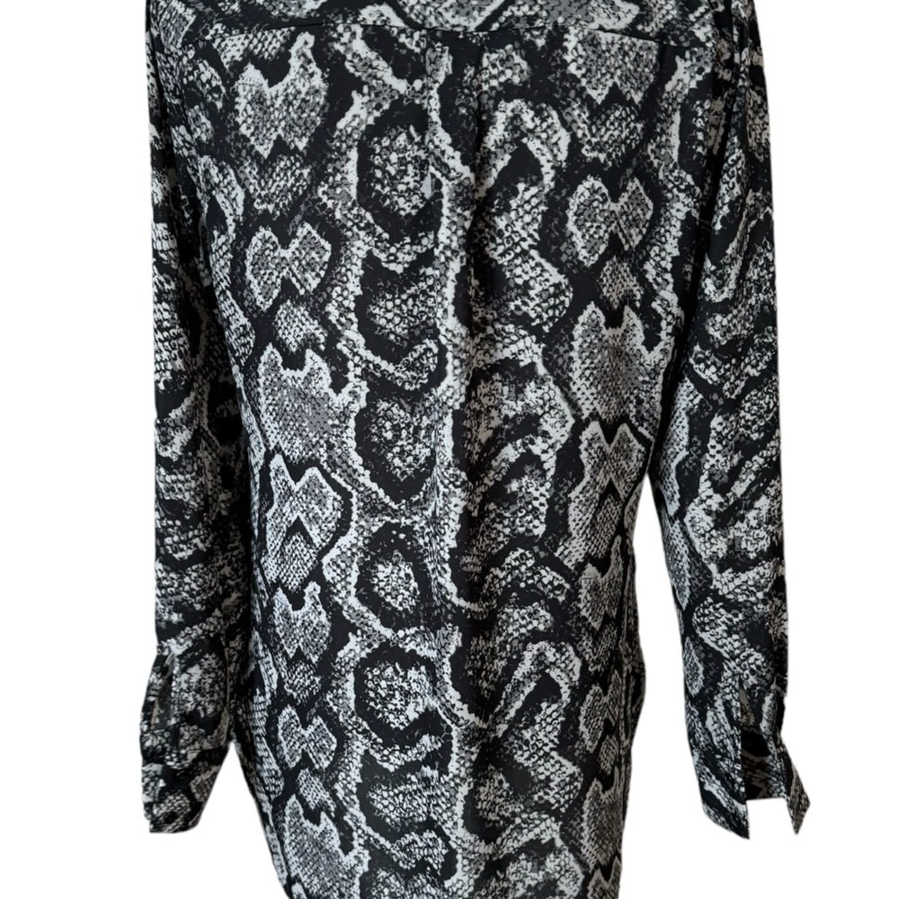 ❤️LARRY LEVINE SNAKESKIN PRINT BLOUSE SMALL #E - Picture 9 of 11